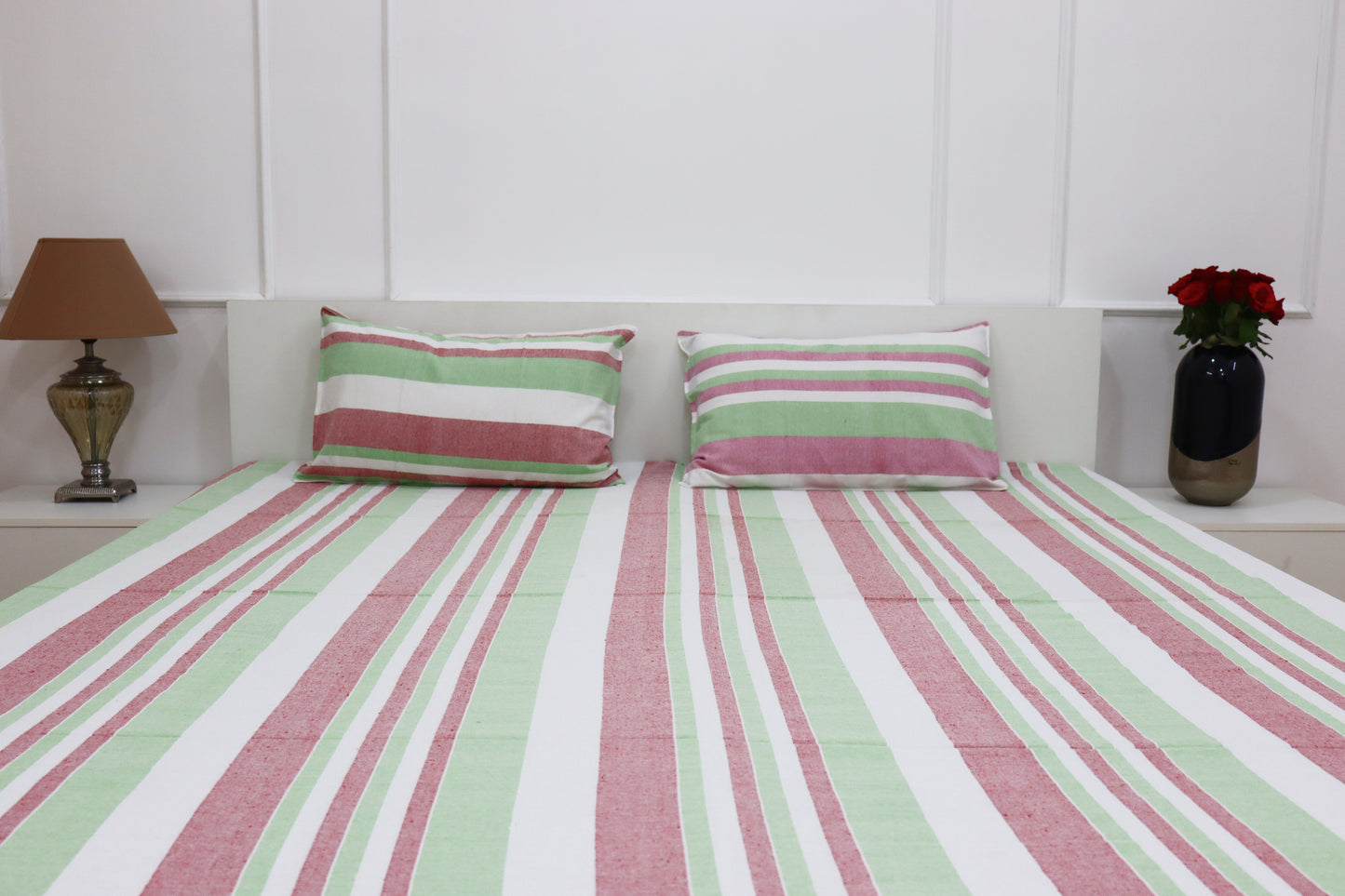 Handloom Cotton Bedcover with Pillow Covers Pink