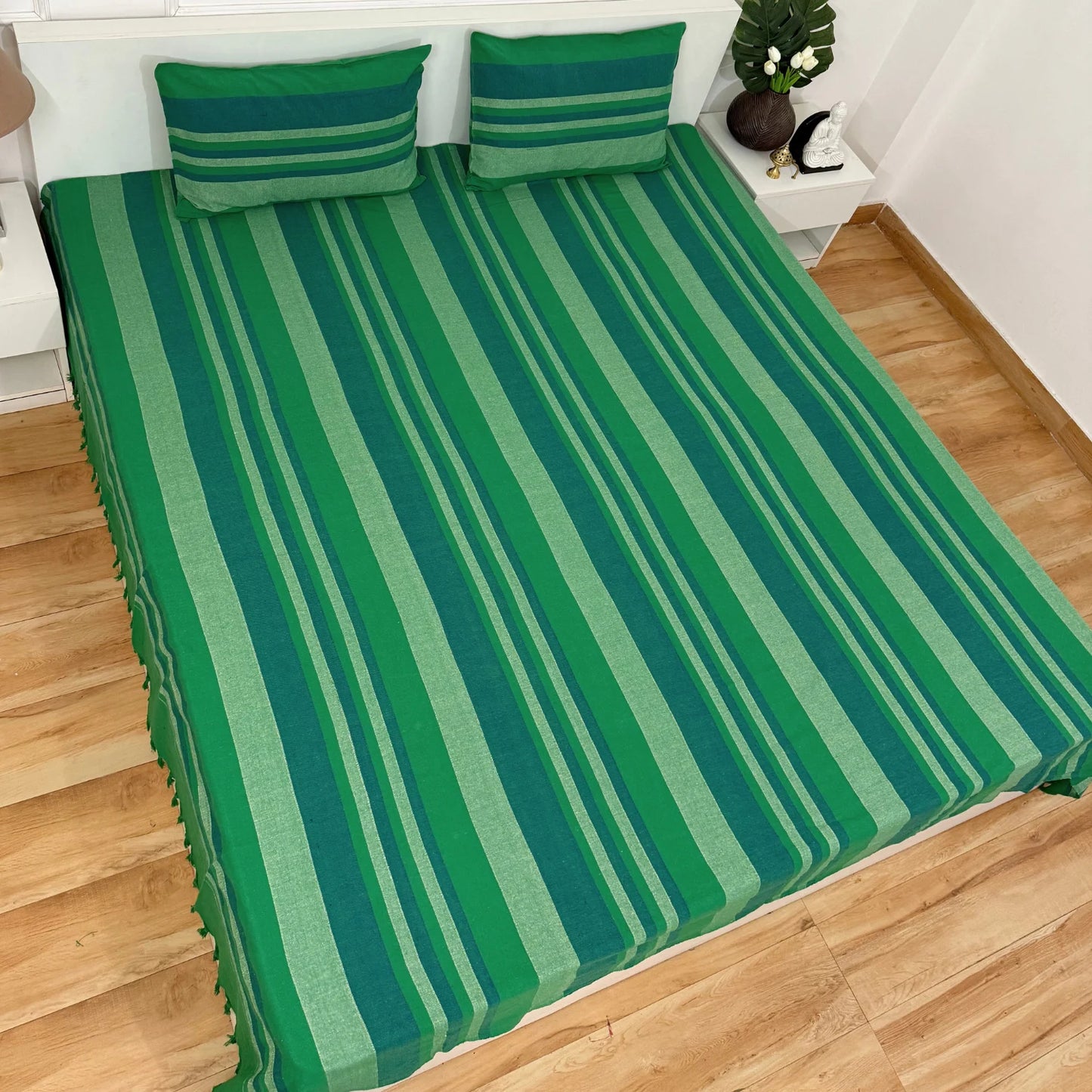 Handloom Cotton Bedsheet with Two Pillow Covers King Size Dark Green