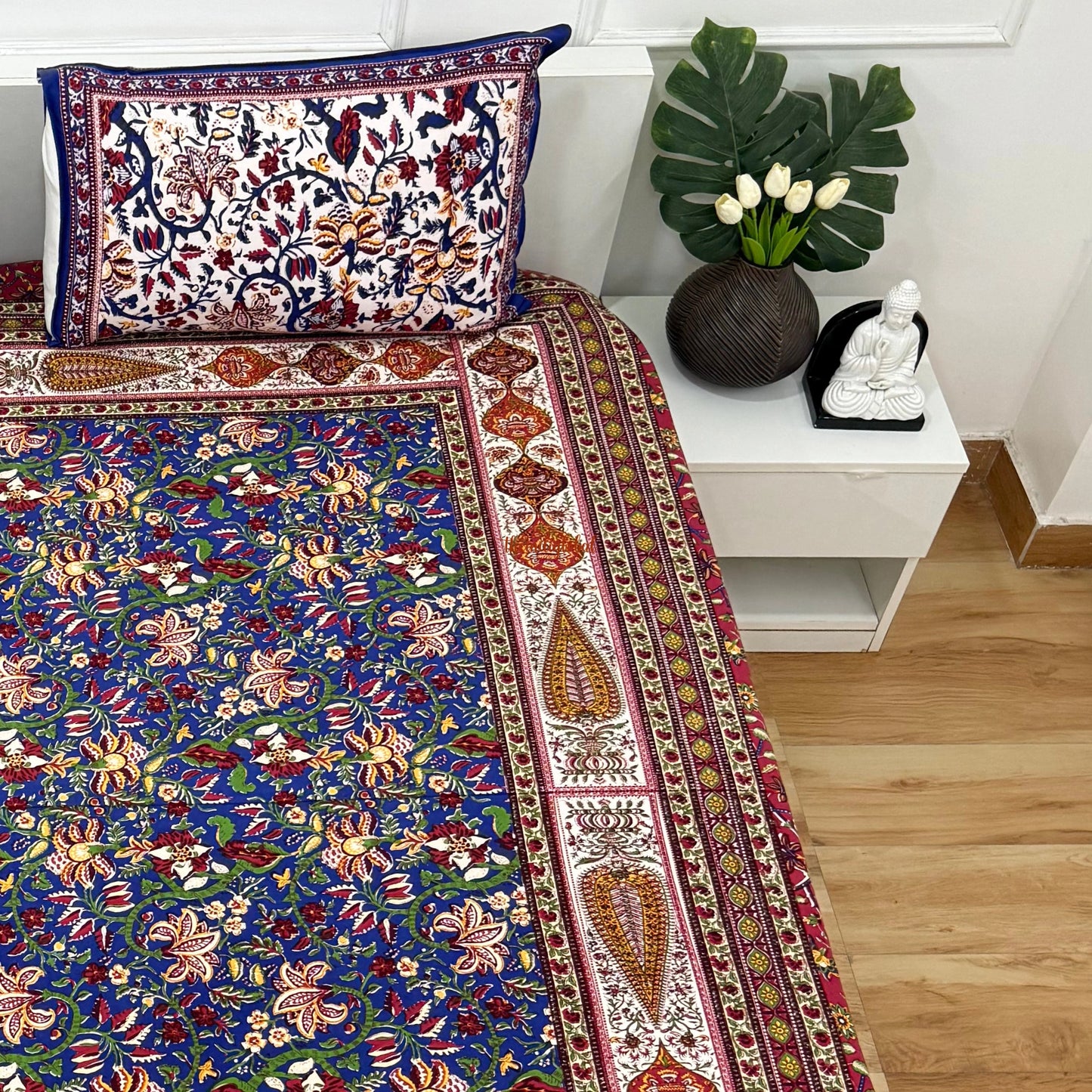 Homi Cotton Bedsheet for Super King Size Bed With Two Reversible Pillow Covers