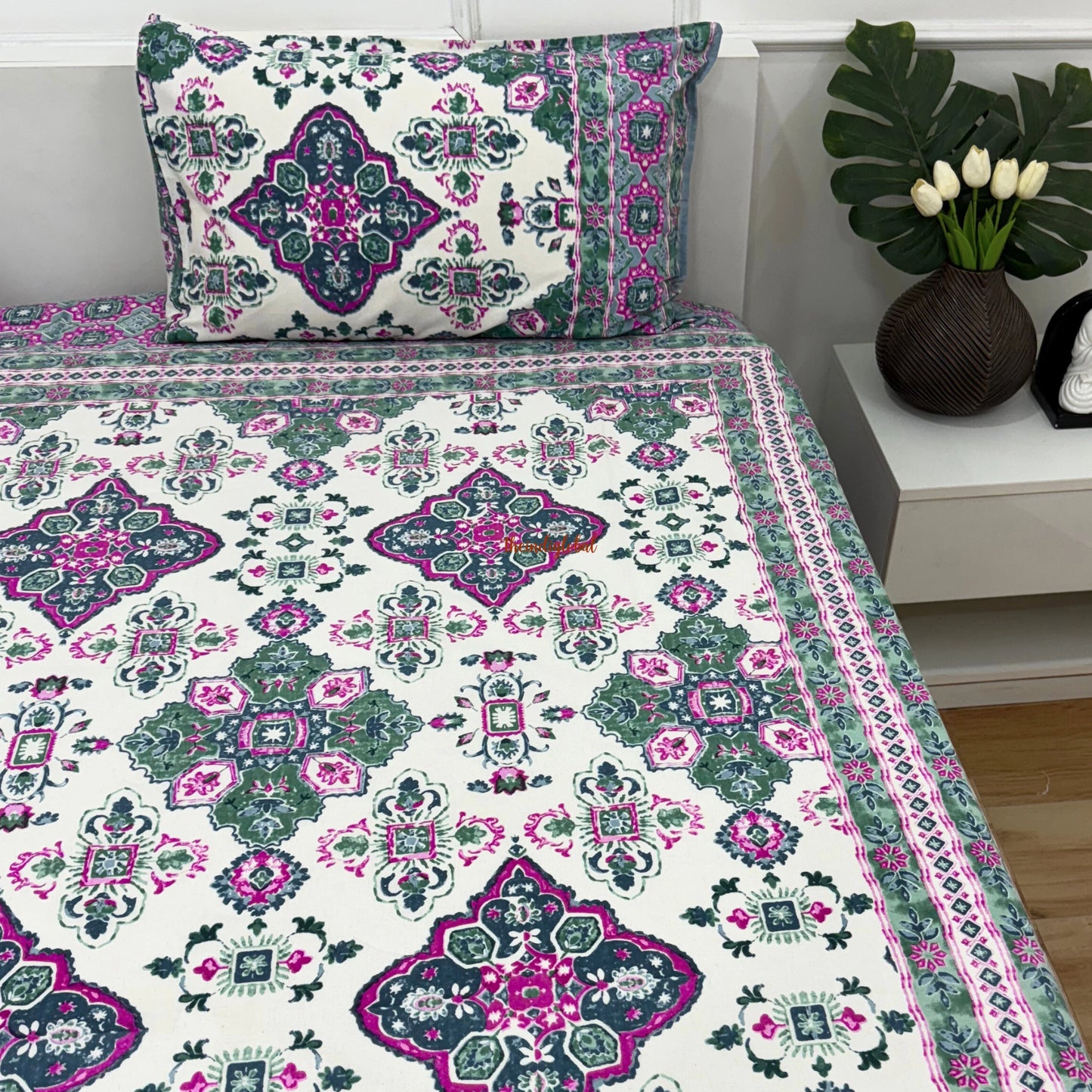 Homi Cotton Bedsheet with Pillow Covers Green