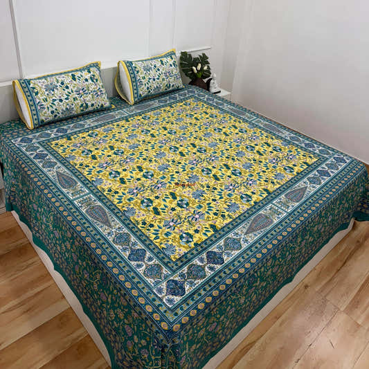 Homi Cotton Bedsheet for Super King Size Bed With Two Reversible Pillow Covers Green