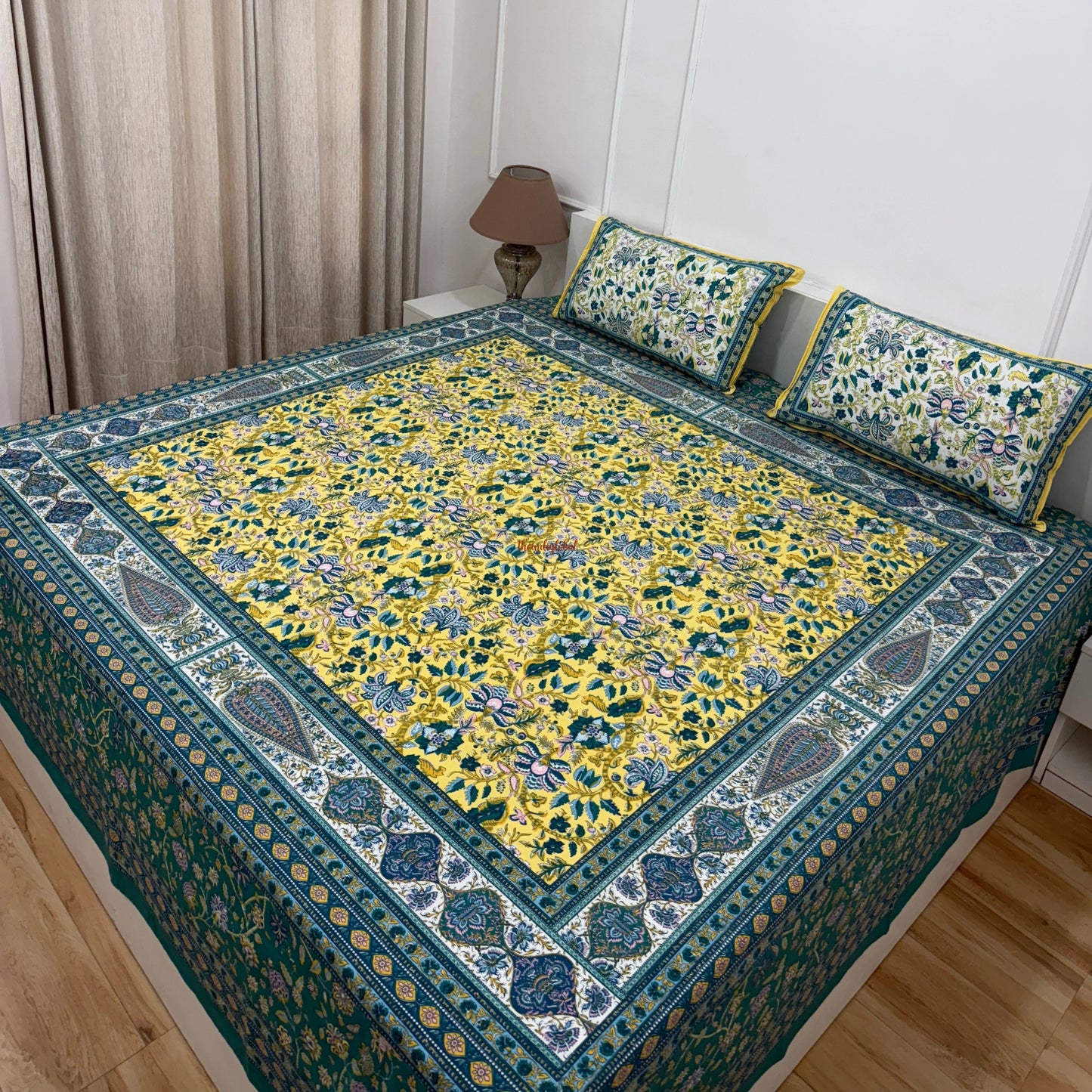 Homi Cotton Bedsheet for Super King Size Bed With Two Reversible Pillow Covers Green