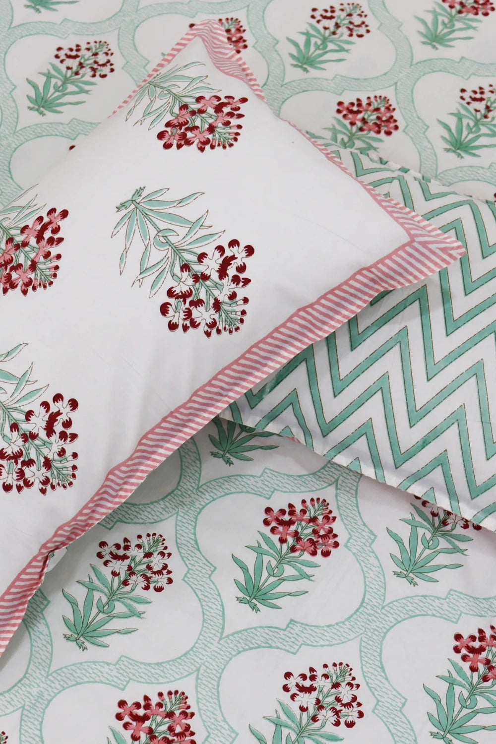 Bagicha Hand Block Soft Cotton Bedsheet with 2 Pillow Covers 90*108 inches Red
