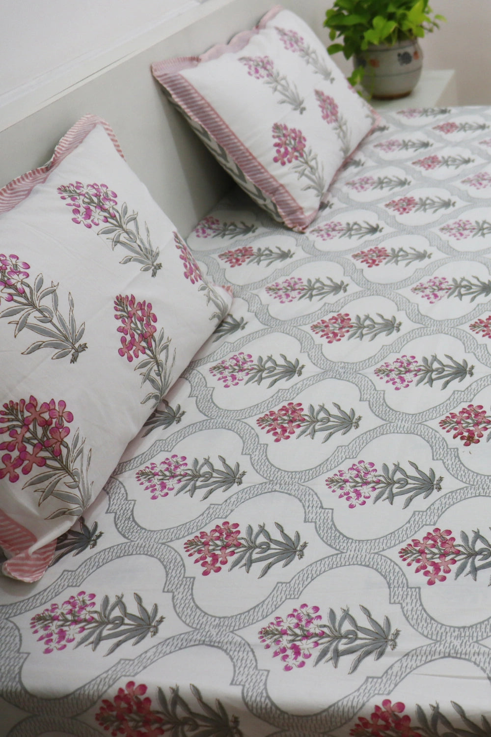Bagicha Hand Block Soft Cotton Bedsheet with 2 Pillow Covers 90*108 inches Pink