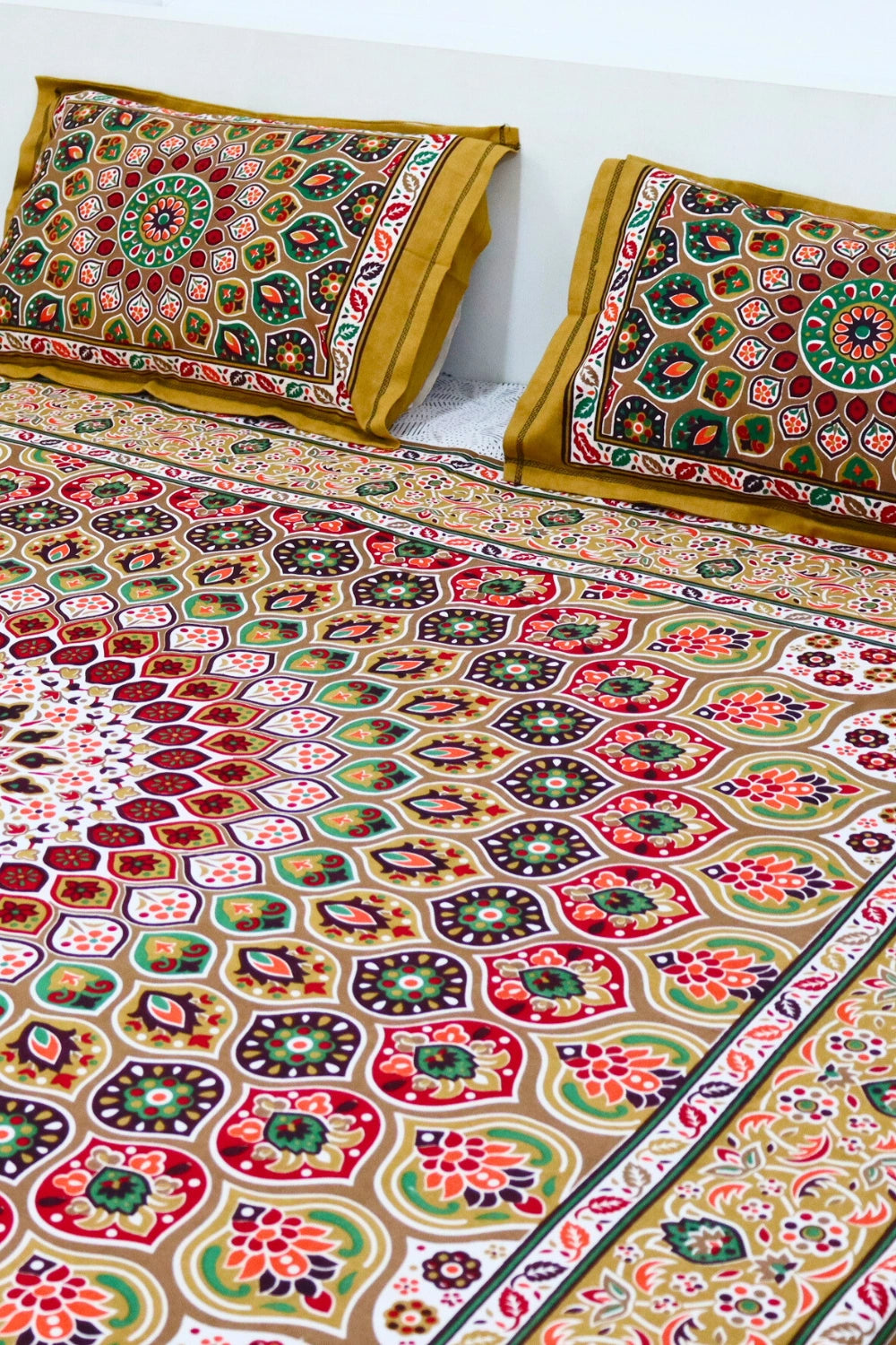 Mandala Cotton Bedsheet with 2 Pillow Covers Double Bed size Green Red