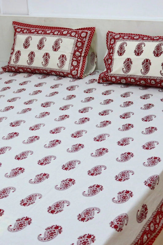 Paisley Cotton Bedsheet with 2 Pillow Covers King size Red