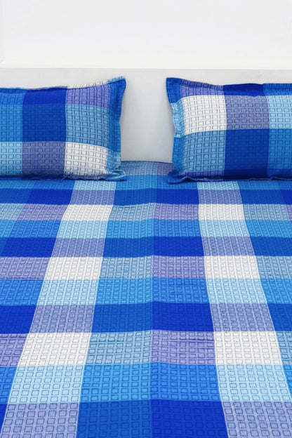 Quilted Bedsheet with Two Pillow Covers Blue White