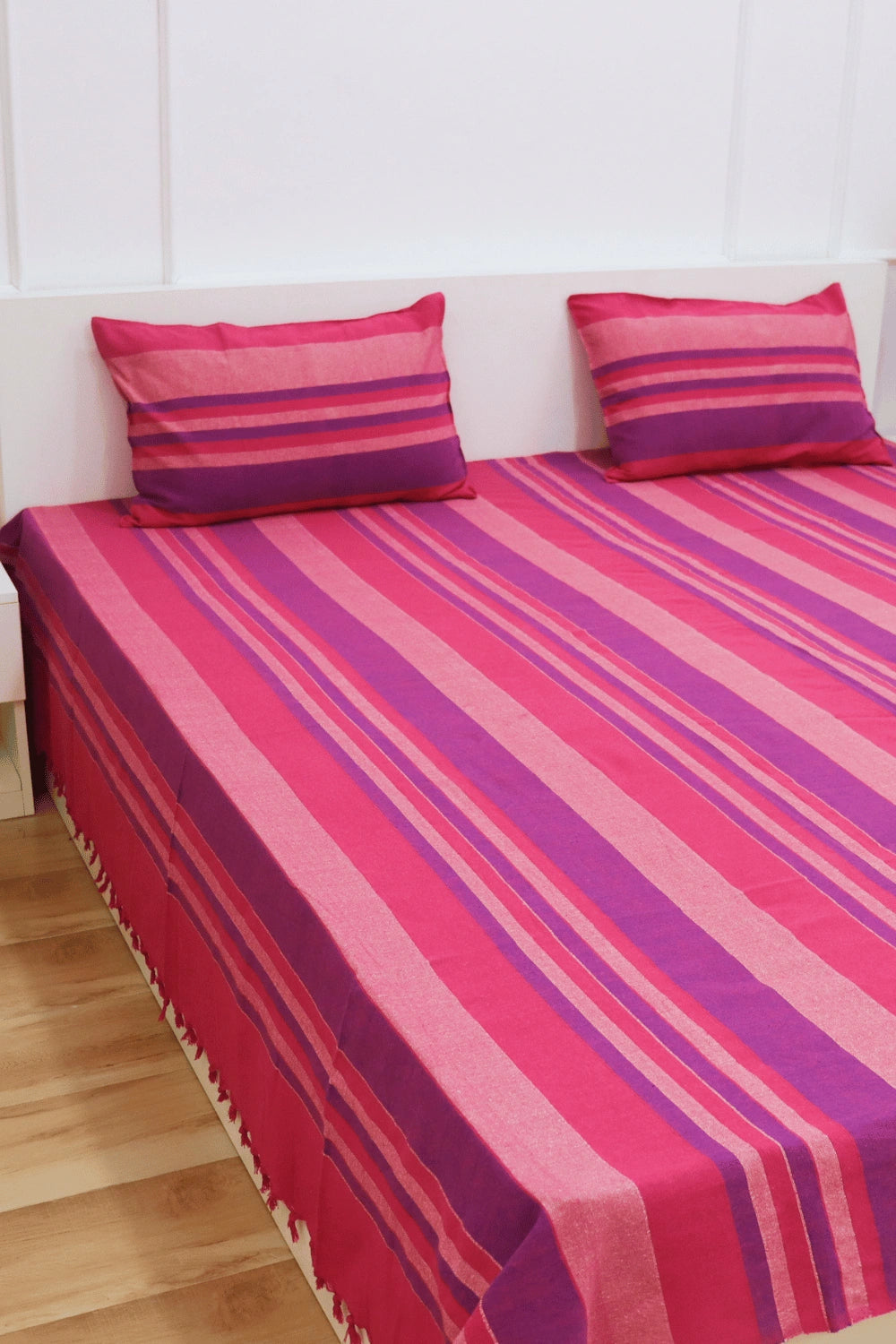 Handloom Cotton Bedsheet with Two Pillow Covers King Size Pink