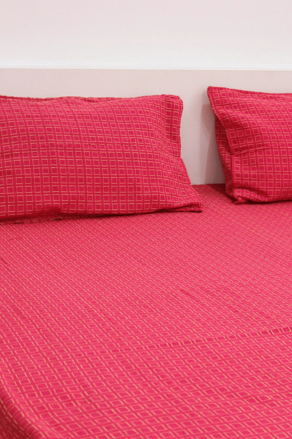 Quilted Bedsheet with Two Pillow Covers Pink