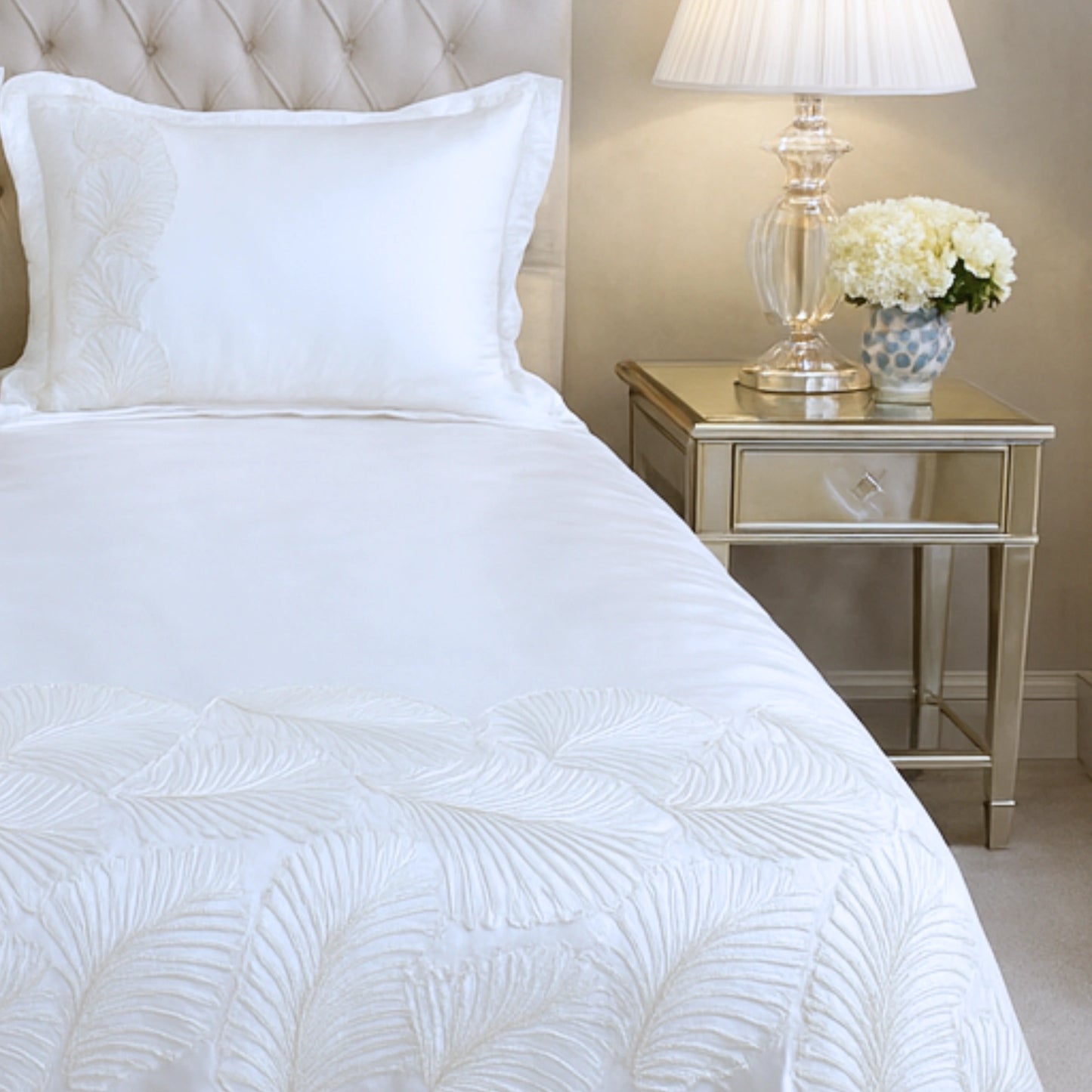 White Ultra Soft Hand-Embroidery cotton bedsheet