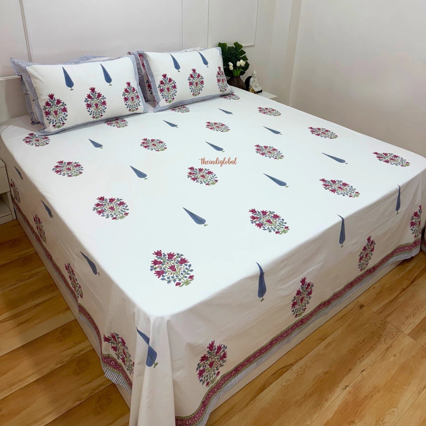 Ramya Hand Block Soft Cotton Bedsheet with 2 Pillow Covers 108*108 inches Pink