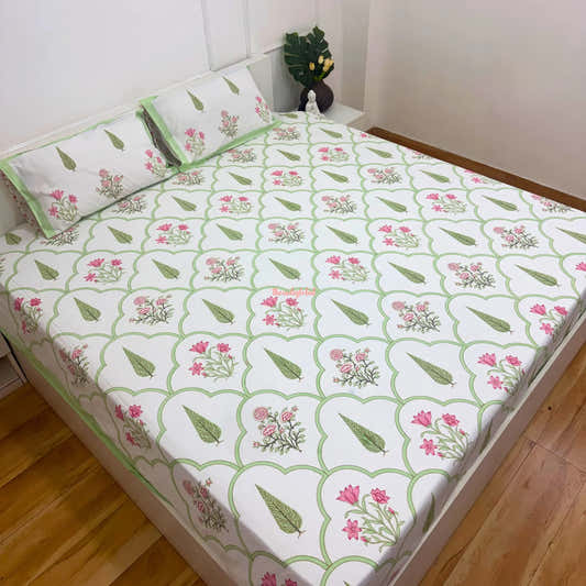 Veda-Hand-Block-Soft-Cotton-Bedsheet-with-2-Pillow-Covers-4-img