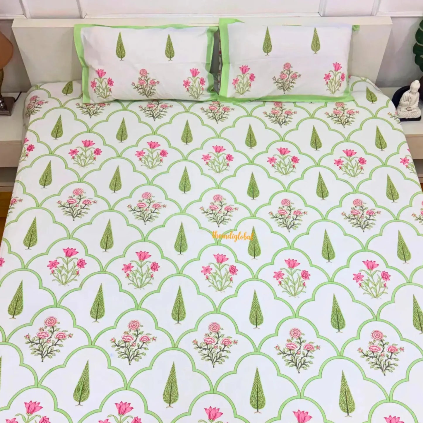 Veda Hand Block Soft Cotton Bedsheet with 2 Pillow Covers 5 img