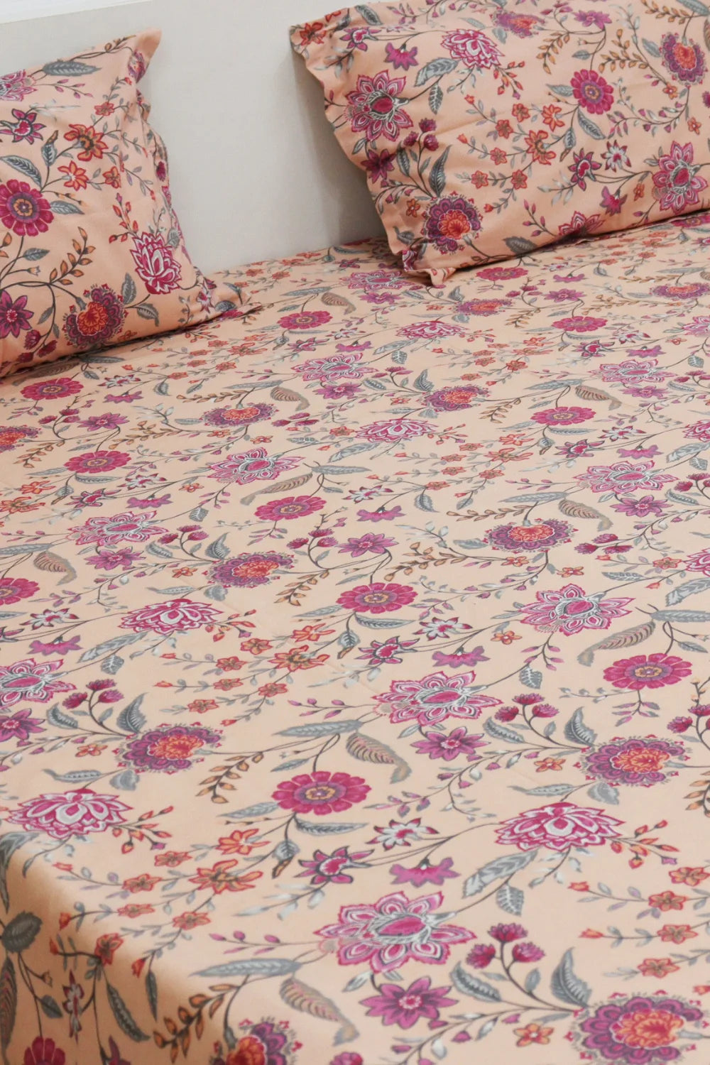 Utsav Bedsheet With Two Reversible Pillow Covers