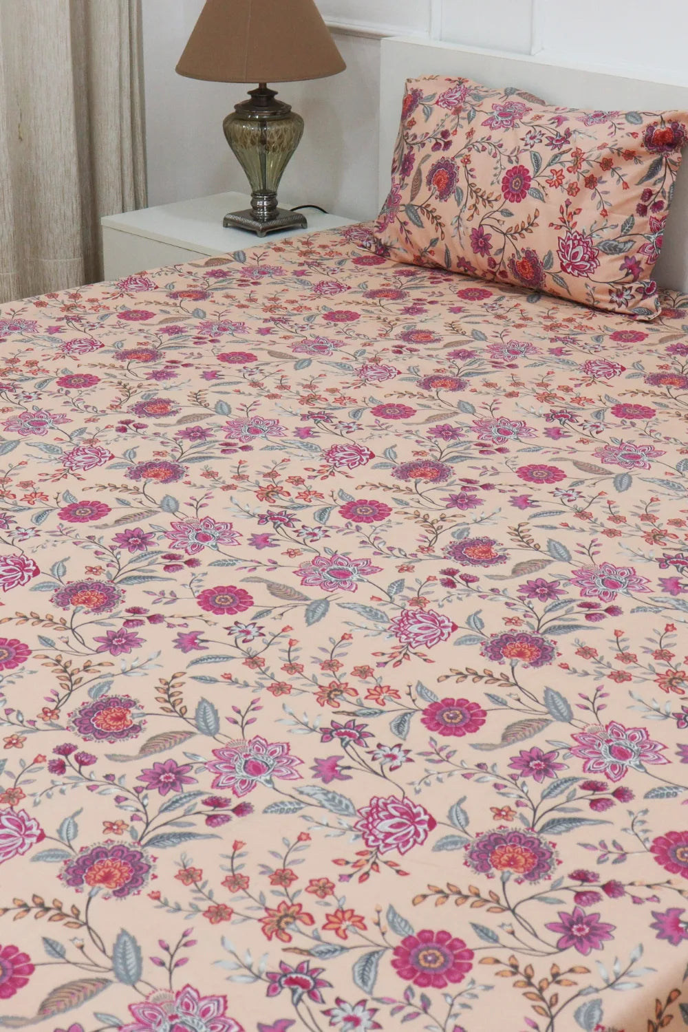 Utsav Bedsheet With Two Reversible Pillow Covers